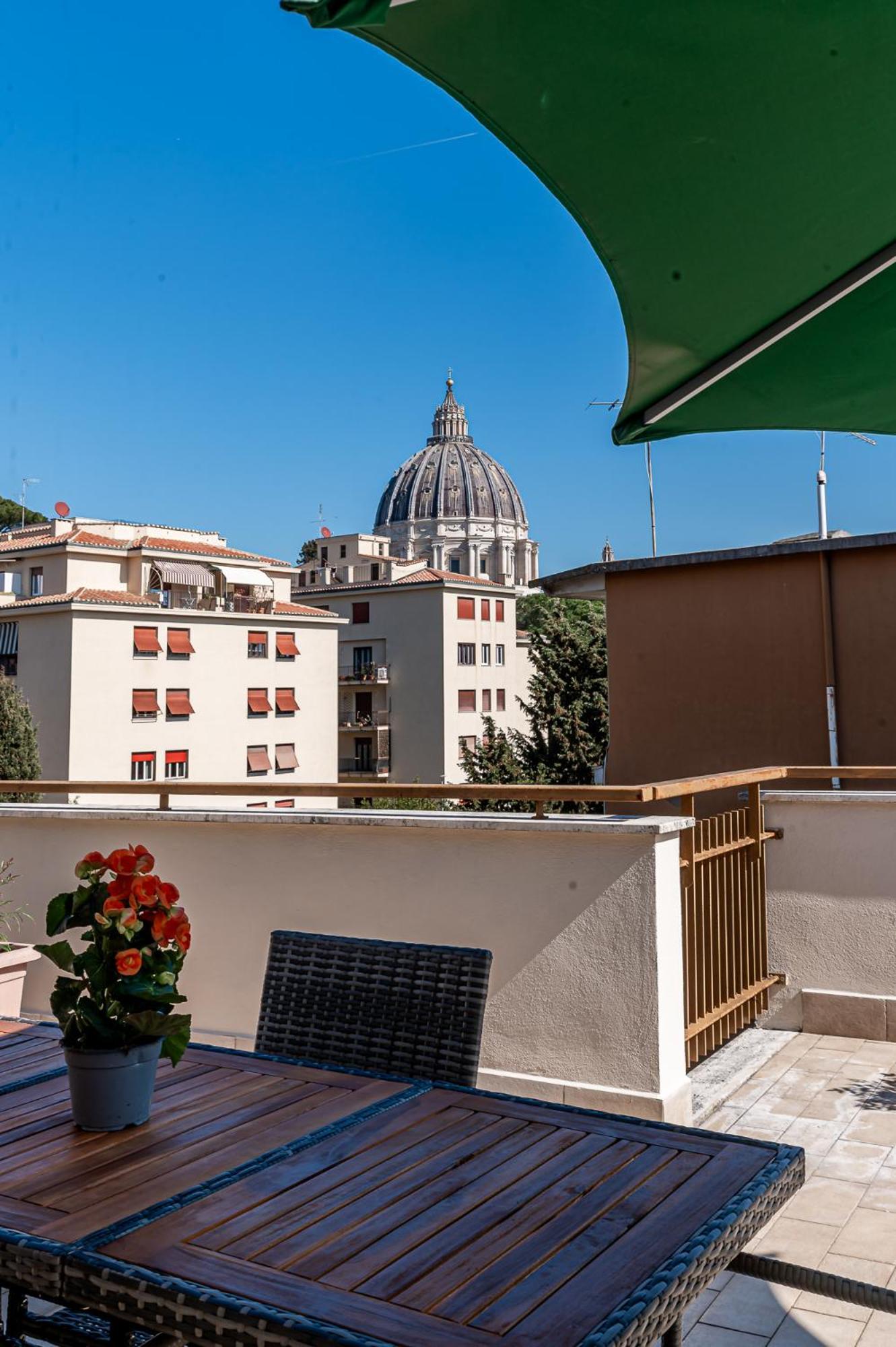Apartment Consoli Penthouse - Terrace With A View On Saint Peter's *