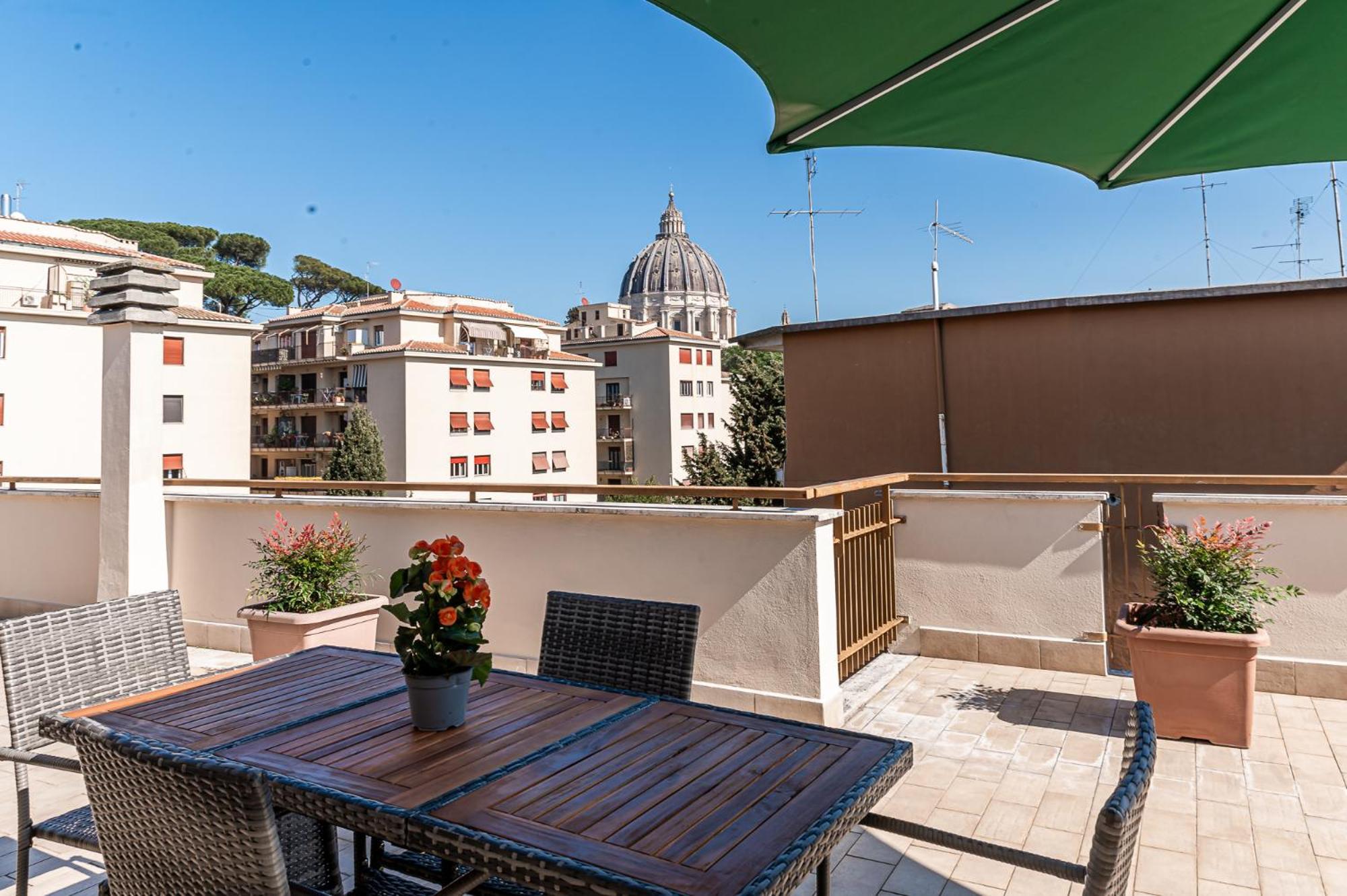 Consoli Penthouse - Terrace With A View On Saint Peter's * Rome
